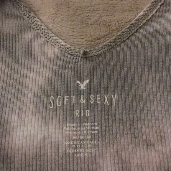 Brand new ae crop top - Picture 3 of 4